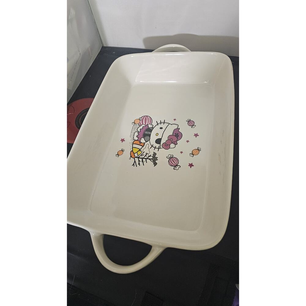 Hello Kitty Baking Dish - Picture 4 of 4